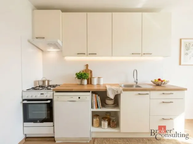 Pronájem bytu 3+1, Praha - Žižkov, Na Jarově, 69 m2