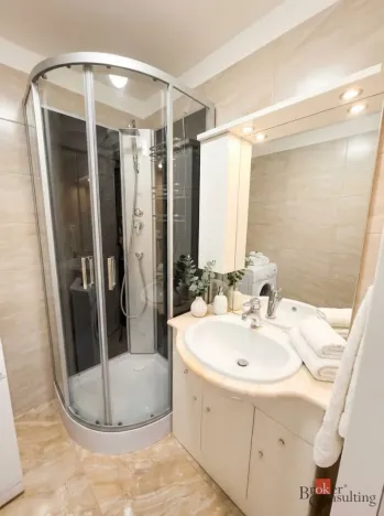 Pronájem bytu 3+1, Praha - Žižkov, Na Jarově, 69 m2