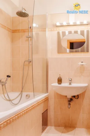 Pronájem bytu 2+kk, Praha - Vyšehrad, Neklanova, 70 m2