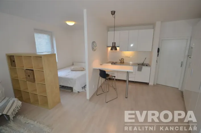 Pronájem bytu 1+kk, Praha - Hostivař, Na Plískavě, 47 m2
