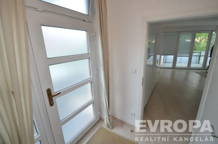 Pronájem bytu 1+kk, Praha - Hostivař, Na Plískavě, 47 m2