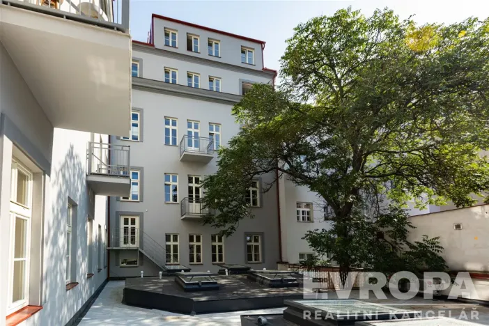 Pronájem bytu 2+kk, Praha - Karlín, Peckova, 55 m2