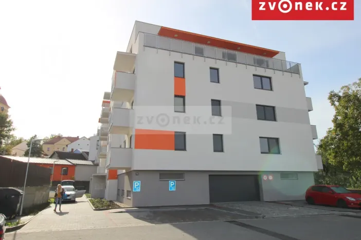 Pronájem bytu 1+kk, Zlín - Malenovice, třída Svobody, 37 m2