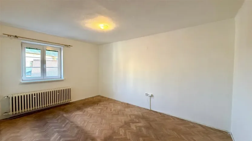 Pronájem bytu 2+1, Cheb, Jakubská, 56 m2