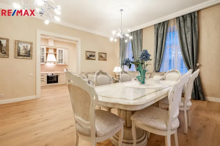 Prodej bytu 3+1, Karlovy Vary, Dr. Davida Bechera, 124 m2