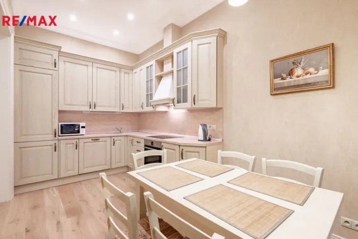 Prodej bytu 3+1, Karlovy Vary, Dr. Davida Bechera, 124 m2