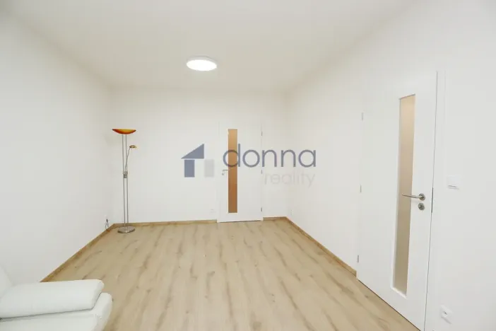 Pronájem bytu 3+1, Praha, Jahodová, 80 m2