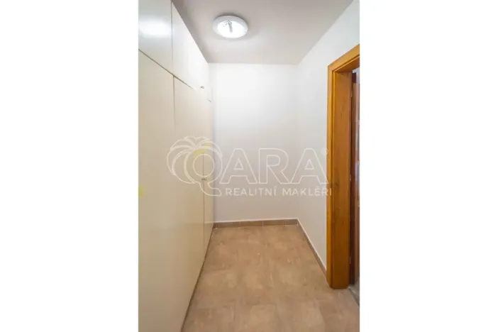 Pronájem bytu 2+1, Ovčáry, 60 m2