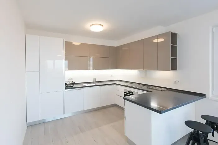 Pronájem bytu 3+kk, Praha - Strašnice, Zvěřinova, 89 m2
