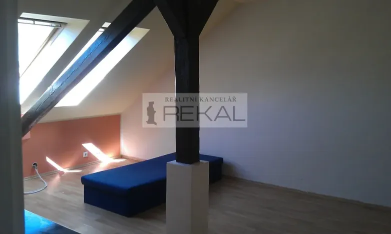 Pronájem bytu 1+kk, Praha - Smíchov, Kmochova, 32 m2