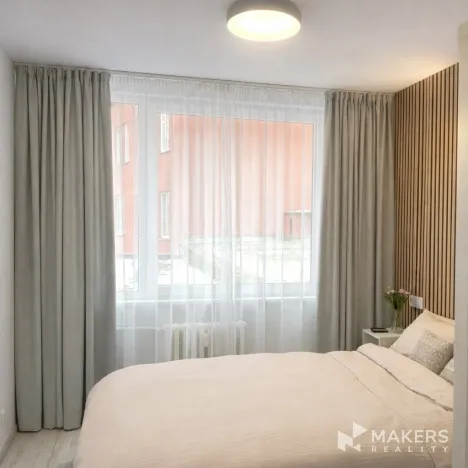 Pronájem bytu 2+kk, Praha - Prosek, Litoměřická, 43 m2