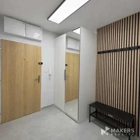 Pronájem bytu 2+kk, Praha - Prosek, Litoměřická, 43 m2