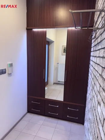 Prodej rodinného domu, Jesenice - Zdiměřice, V Podlesí, 184 m2