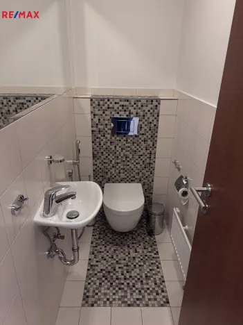 Prodej rodinného domu, Jesenice - Zdiměřice, V Podlesí, 184 m2