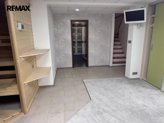 Prodej rodinného domu, Jesenice - Zdiměřice, V Podlesí, 184 m2