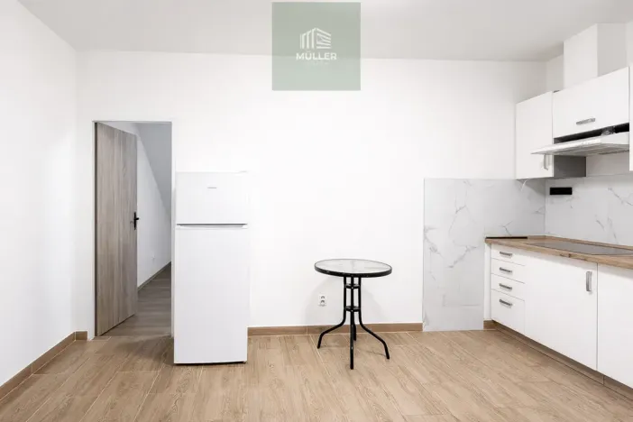 Pronájem bytu 3+1, Plzeň - Jižní Předměstí, náměstí T. G. Masaryka, 57 m2