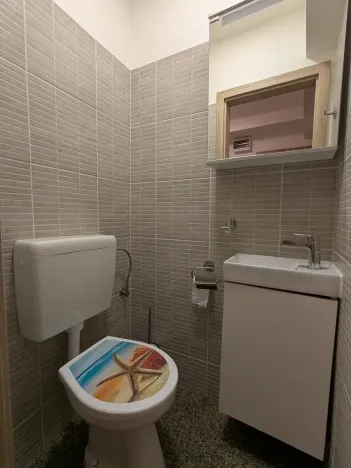 Pronájem bytu 2+kk, Meziboří, Okružní, 33 m2