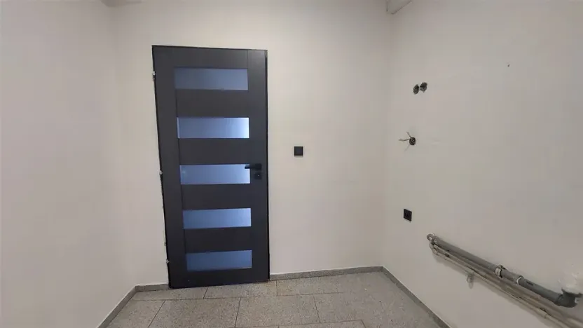 Pronájem obchodního prostoru, Praha - Štěrboholy, Výrobní, 62 m2