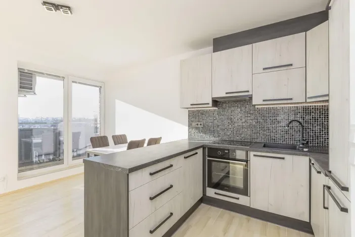 Pronájem bytu 4+kk, Pardubice - Ohrazenice, U Sportovní školy, 90 m2