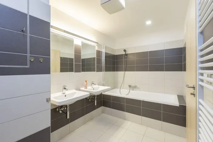 Pronájem bytu 4+kk, Pardubice - Ohrazenice, U Sportovní školy, 90 m2