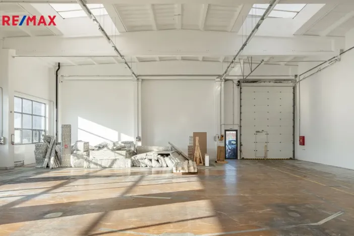 Pronájem výrobních prostor, Otrokovice, 1273 m2