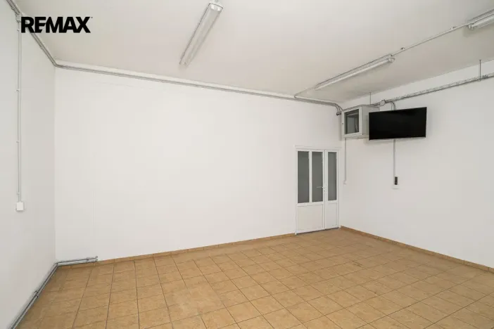 Pronájem výrobních prostor, Otrokovice, 1273 m2