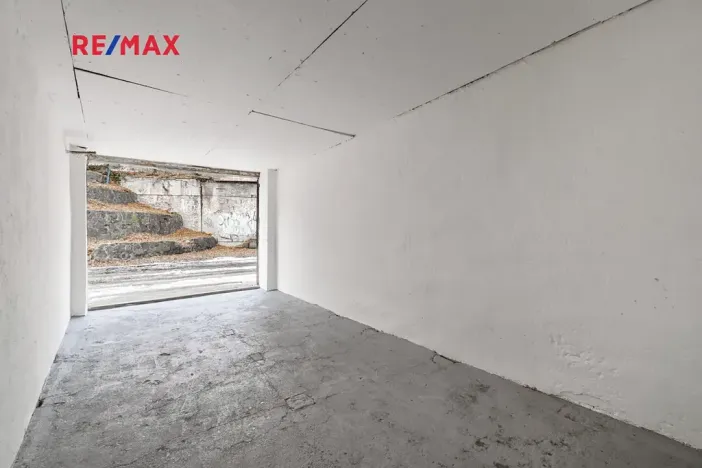 Pronájem garáže, Praha - Břevnov, 18 m2