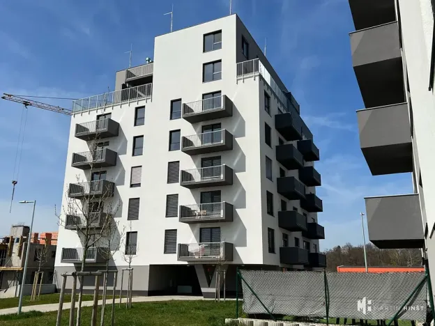 Pronájem bytu 1+kk, Praha - Hloubětín, Za černým mostem, 41 m2