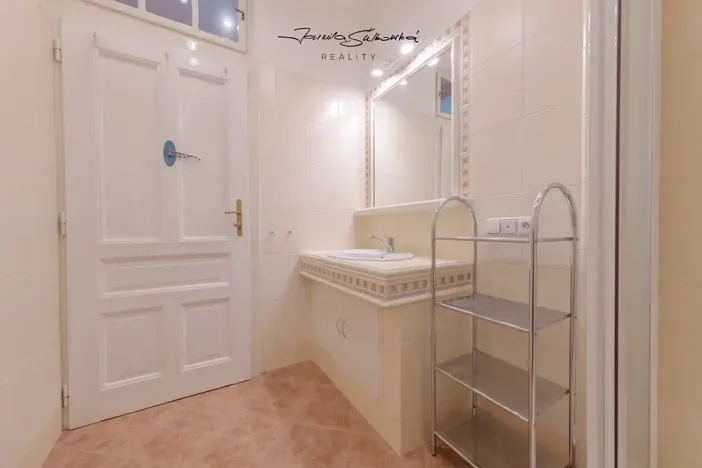 Pronájem pokoje, Olomouc, Žilinská, 108 m2