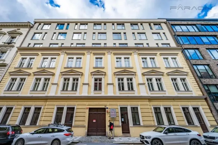 Pronájem garáže, Praha - Smíchov, Na Valentince, 16 m2