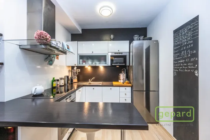 Pronájem bytu 2+kk, Praha, Chlebovická, 53 m2