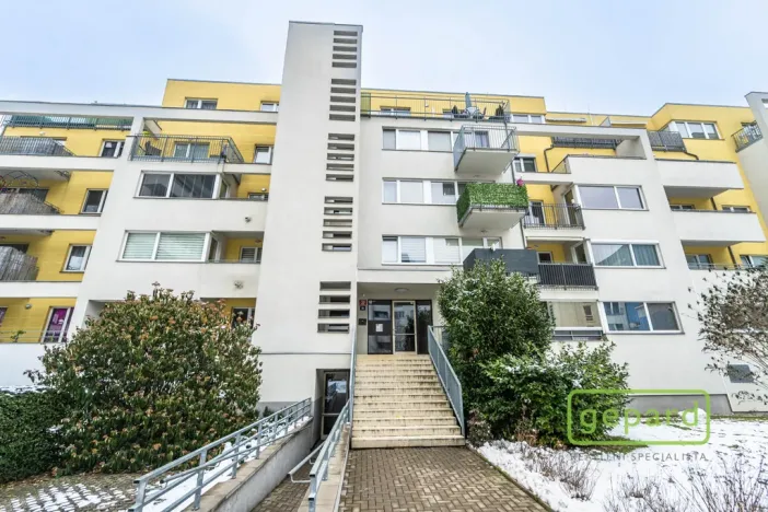 Pronájem bytu 2+kk, Praha, Chlebovická, 53 m2