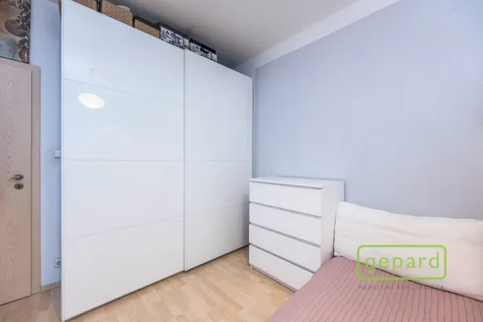 Pronájem bytu 2+kk, Praha, Chlebovická, 53 m2