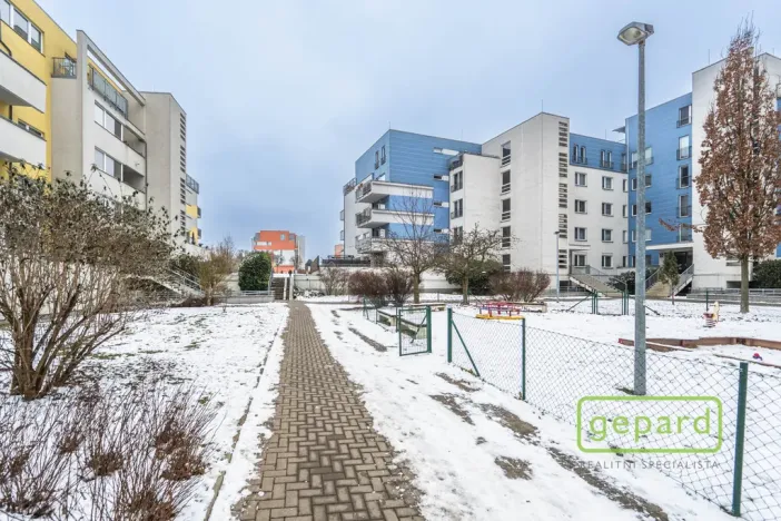 Pronájem bytu 2+kk, Praha, Chlebovická, 53 m2