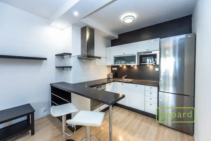 Pronájem bytu 2+kk, Praha, Chlebovická, 53 m2