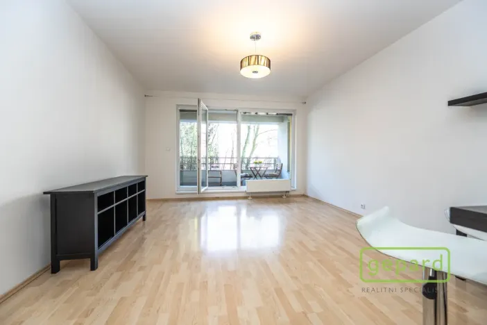 Pronájem bytu 2+kk, Praha, Chlebovická, 53 m2