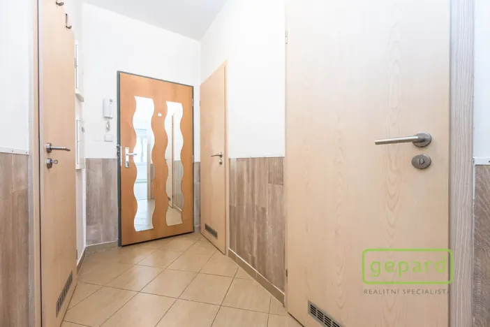 Pronájem bytu 2+kk, Praha, Chlebovická, 53 m2