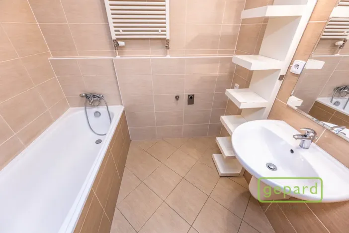 Pronájem bytu 2+kk, Praha, Chlebovická, 53 m2