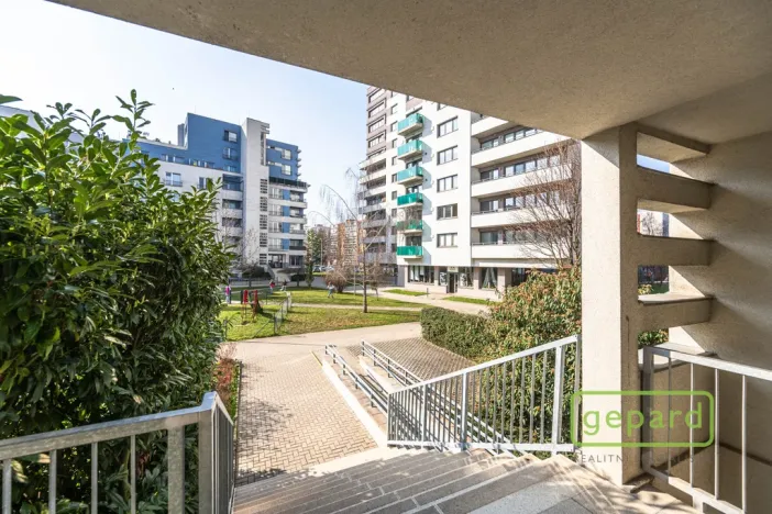 Pronájem bytu 2+kk, Praha, Chlebovická, 53 m2