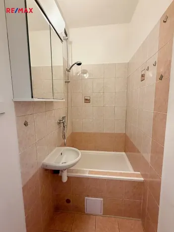 Pronájem bytu 1+kk, Praha - Záběhlice, Jabloňová, 24 m2