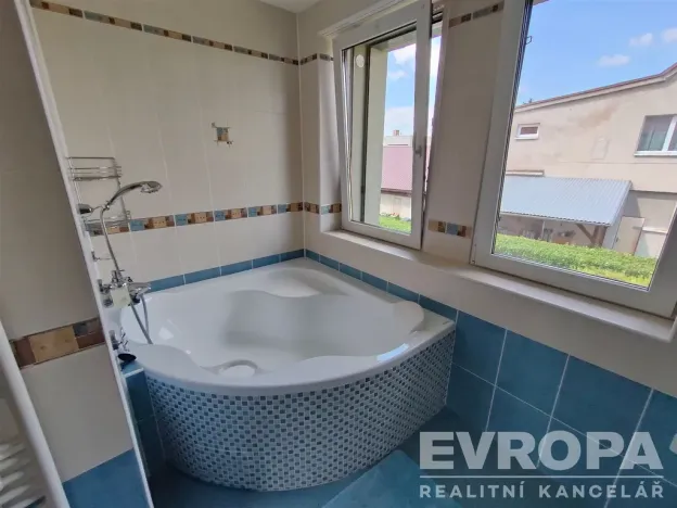 Prodej komerční nemovitosti, Uhlířské Janovice, Kolínská, 495 m2