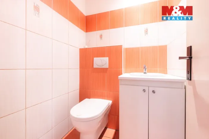 Prodej bytu 2+1, Holešov, nám. Svobody, 60 m2