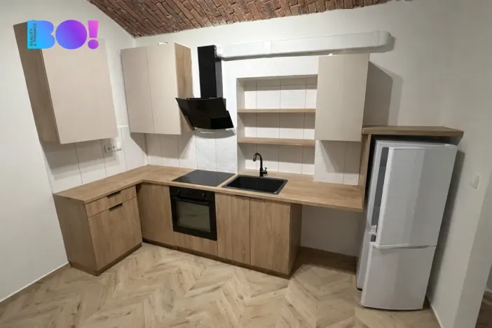 Pronájem obchodního prostoru, Český Těšín, Hlavní třída, 12 m2