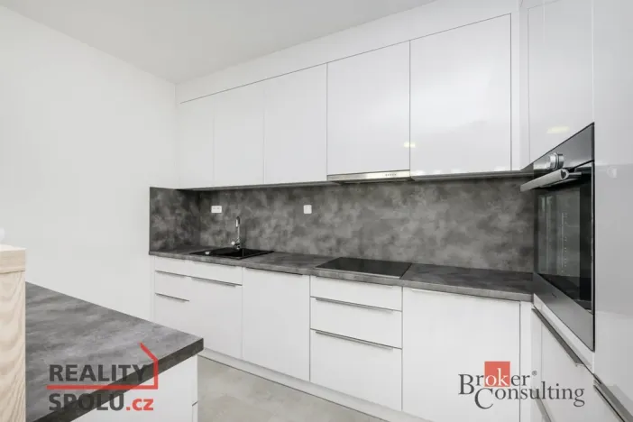 Pronájem bytu 2+kk, Plzeň - Doubravka, Na Kovárně, 44 m2