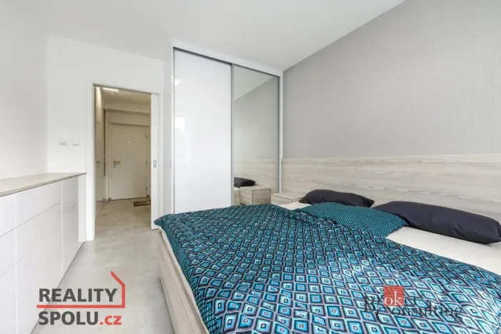 Pronájem bytu 2+kk, Plzeň - Doubravka, Na Kovárně, 44 m2