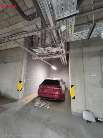 Pronájem garážového stání, Praha - Modřany, Mezi vodami, 15 m2