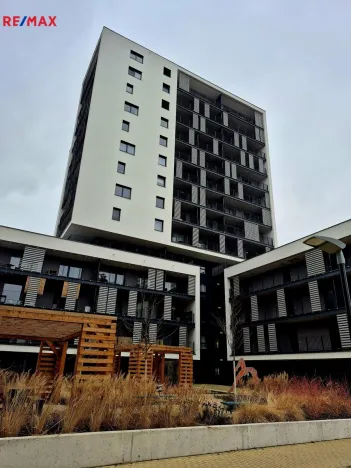 Pronájem garážového stání, Praha - Modřany, Mezi vodami, 15 m2