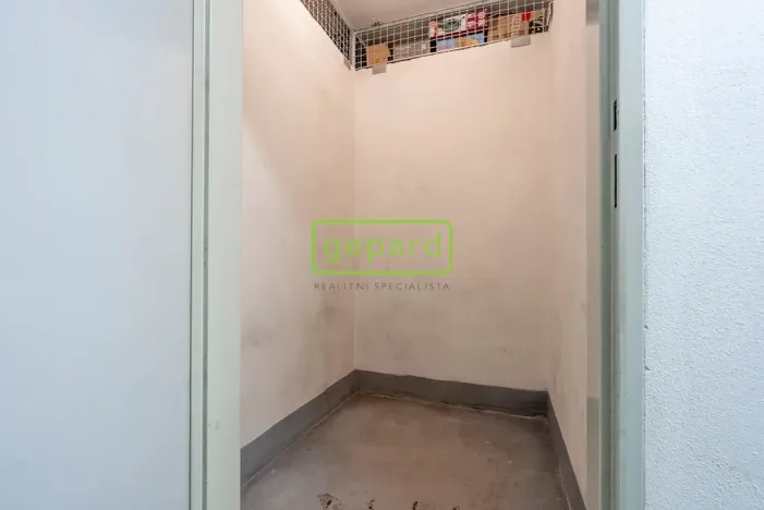 Prodej garážového stání, Praha, náměstí Přátelství, 25 m2