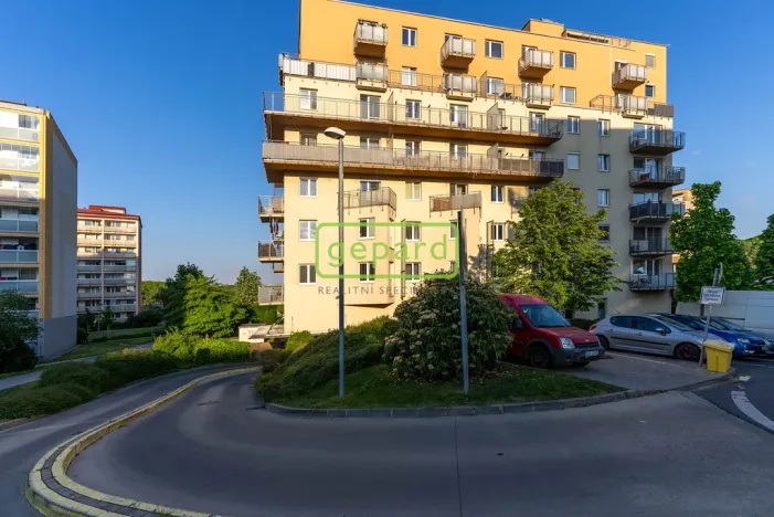 Prodej garážového stání, Praha, náměstí Přátelství, 25 m2