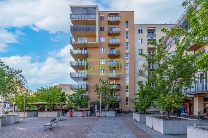 Prodej garážového stání, Praha, náměstí Přátelství, 25 m2